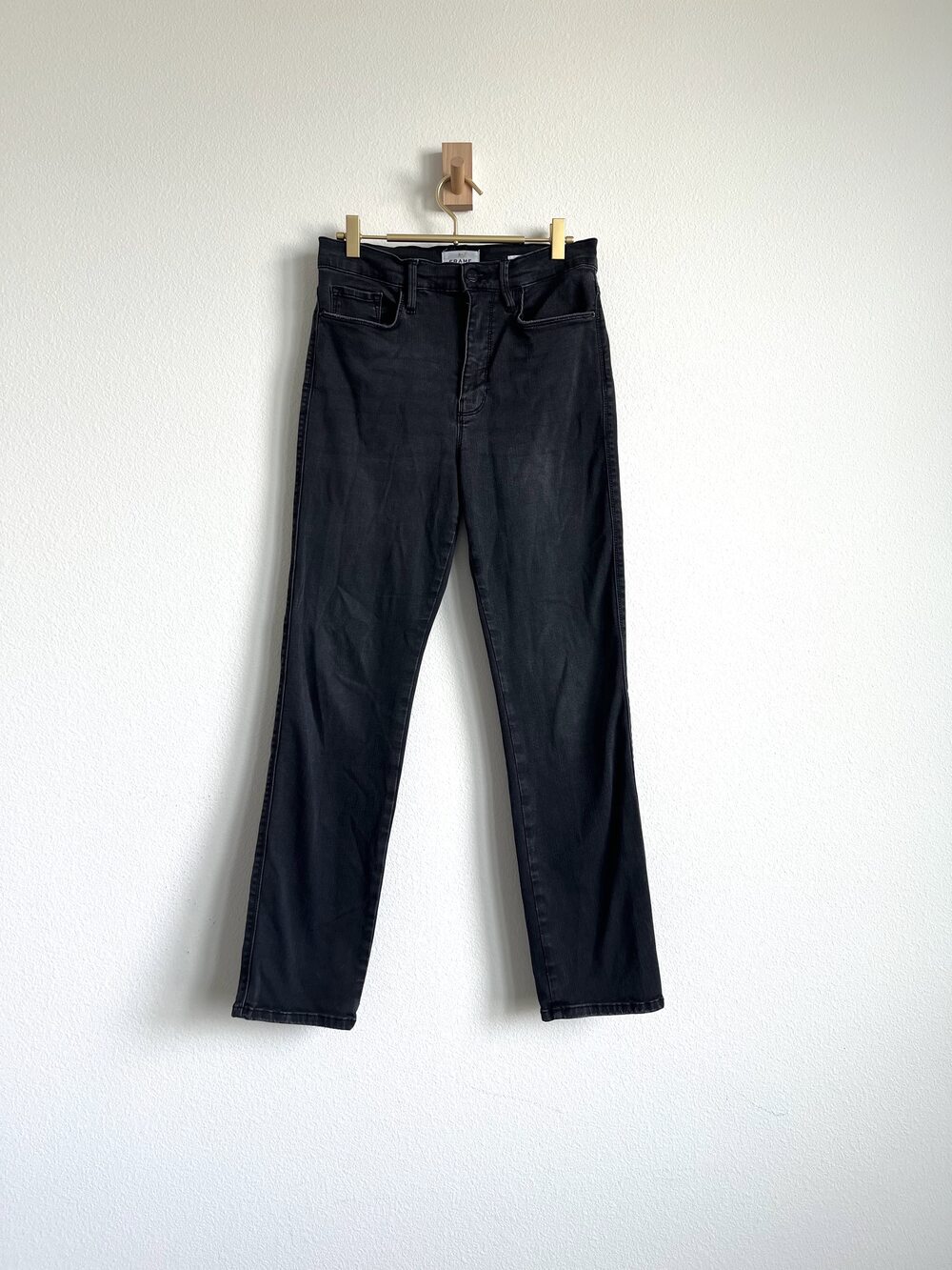 FRAME Le Sylvie Slender Straight Model Off Duty Jeans Washed Black - Size 29